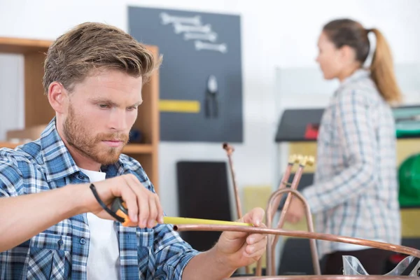 De verwarming buizen en verwarming — Stockfoto