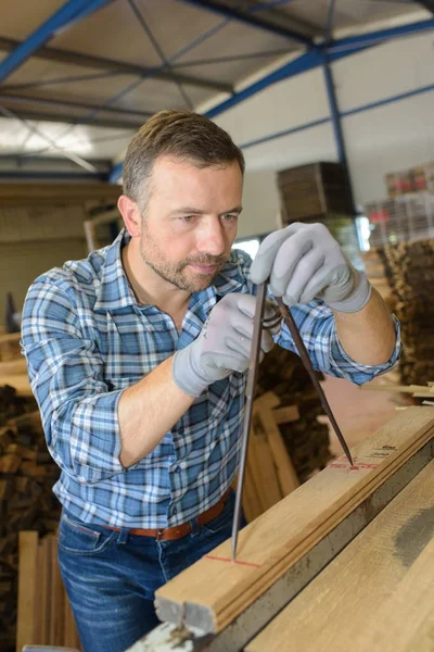 Asztalos, iránytű és a carpenter — Stock Fotó