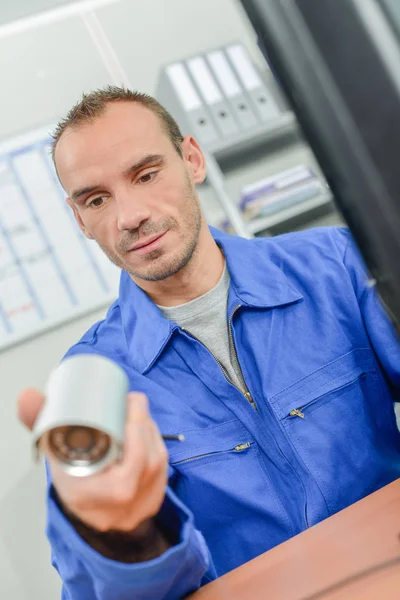 Ordering a replacement security camera — Stock Photo, Image