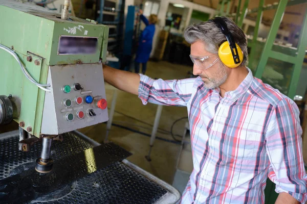 Fabricante de patrones industriales y trabajo —  Fotos de Stock