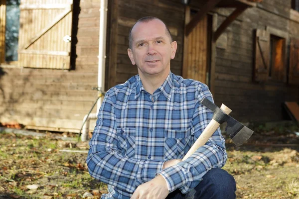 Man with axe and man — Stock Photo, Image