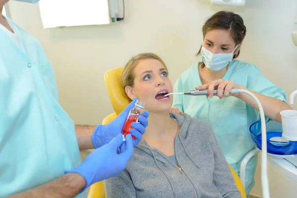 День осмотра стоматолога — стоковое фото