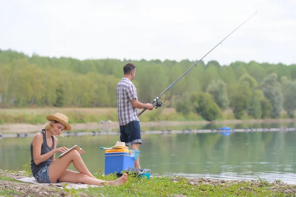 Pesca casal e casal — Fotografia de Stock