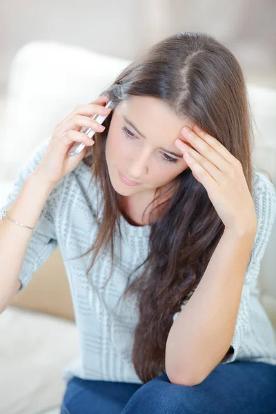 Problematico adolescente e donna — Foto Stock