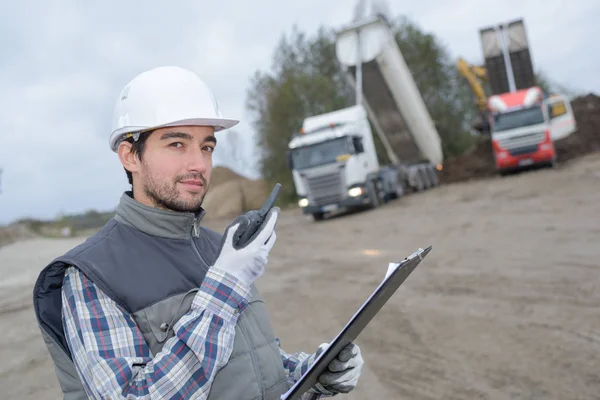 Met behulp van een apparaat van de ontvanger — Stockfoto