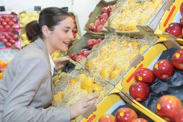 As maçãs favoritas e frescas — Fotografia de Stock