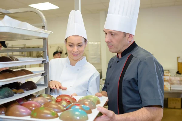 Présentation du chocolat et de l'apprenti — Photo