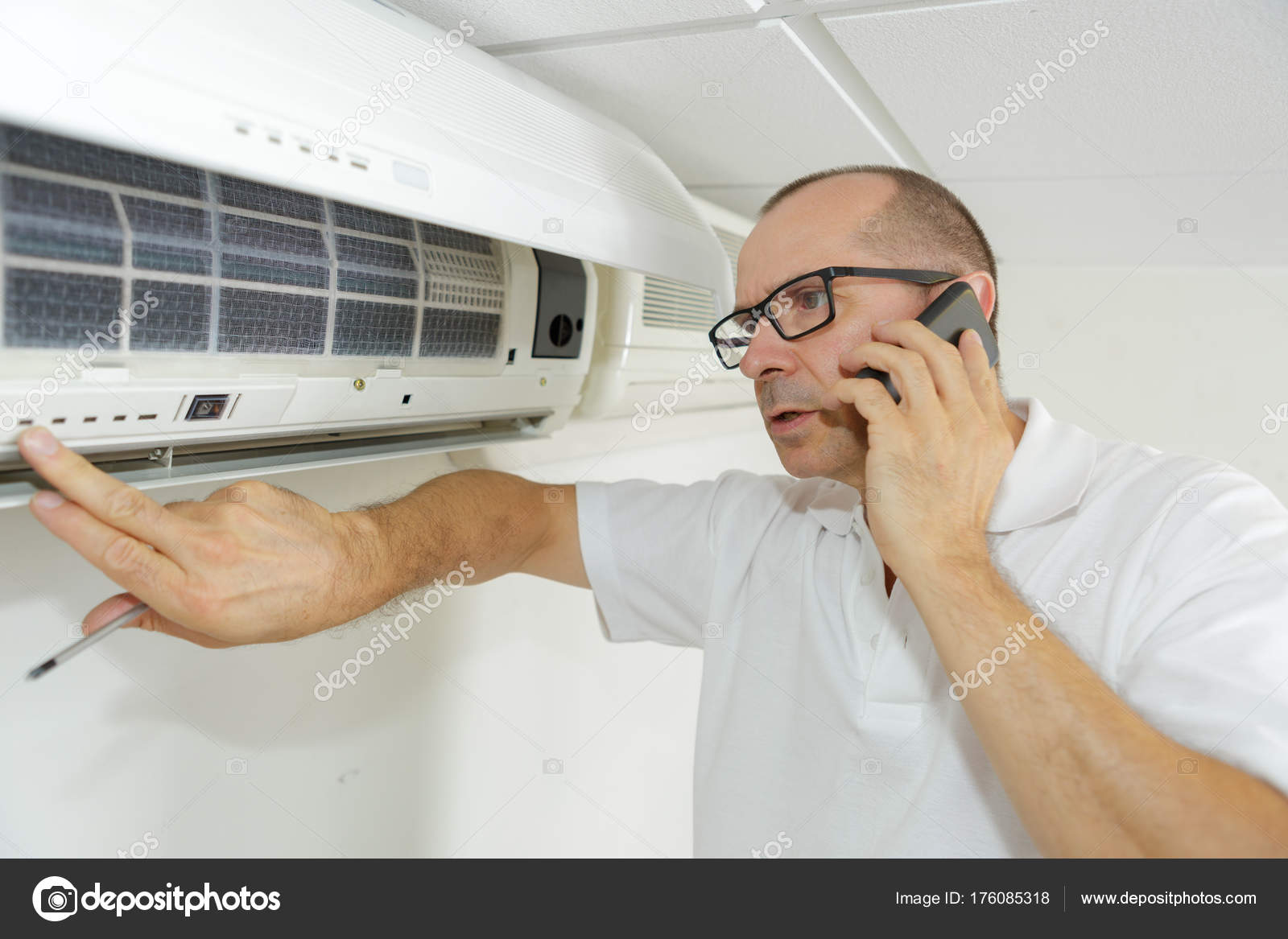 после выключения кондиционера. неработающий кондиционер. монтаж бытовых кондиционеров. после выключения кондиционера продолжает работать вентилятор. термистор теплообменника наружного блока.