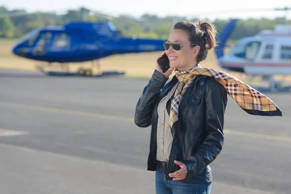 Young woman helicopter pilot — Stock Photo, Image