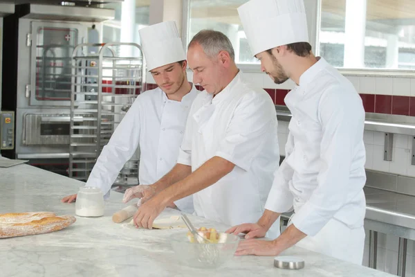 Die Brotexperten und das Brot — Stockfoto