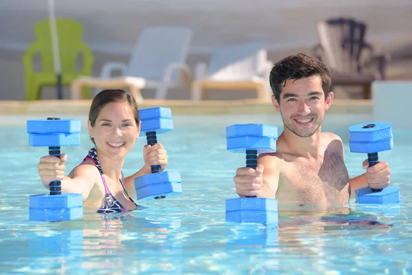 Entraînement dans la piscine — Photo