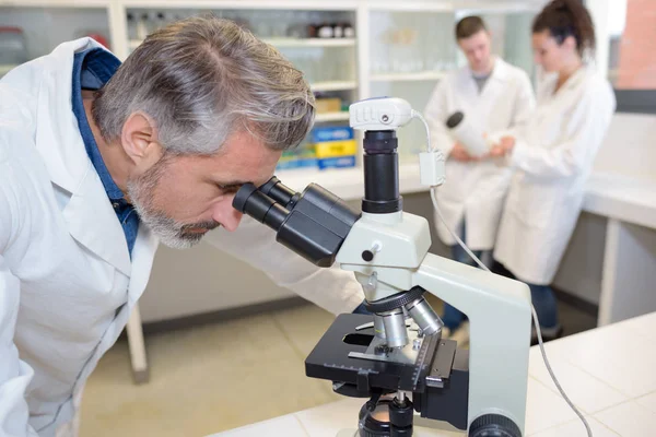 Profesor de biología —  Fotos de Stock