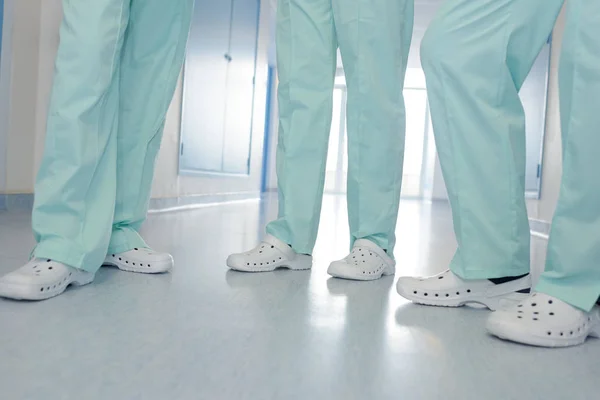 Médicos y enfermeras en un equipo médico — Foto de Stock