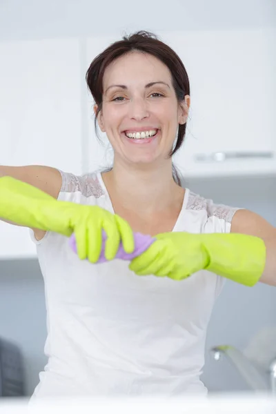 Woman cleaning and woman — Stock Photo, Image