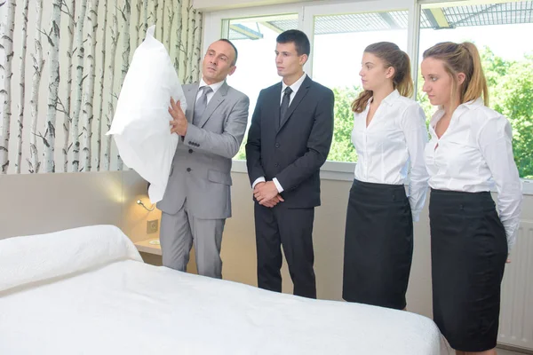 Hotel management och manager — Stockfoto