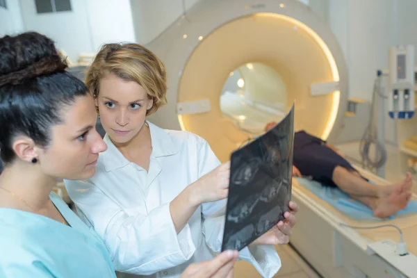 Ct scan in ospedale moderno — Foto Stock