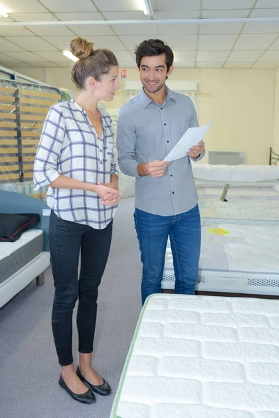 Factura de un colchón nuevo — Foto de Stock