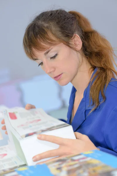 Publication product worker and work — Stock Photo, Image