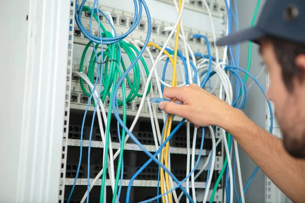 Repairing the telecommunication cables — Stock Photo, Image