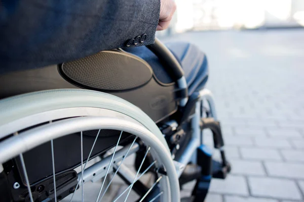 Närbild av rullstol för funktionshindrade — Stockfoto