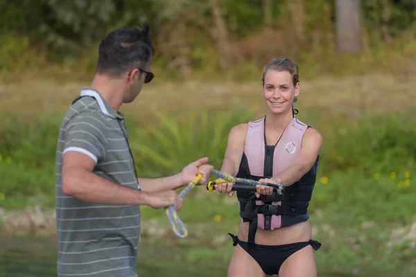 Μάθημα wakeboarding και εργασία — Φωτογραφία Αρχείου