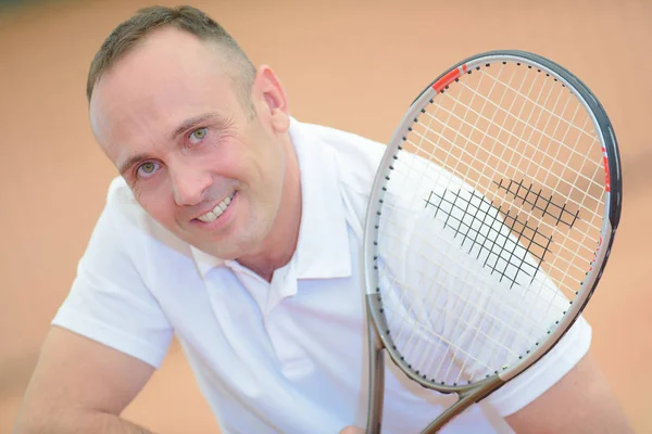 Retrato de jugador de tenis de mediana edad —  Fotos de Stock