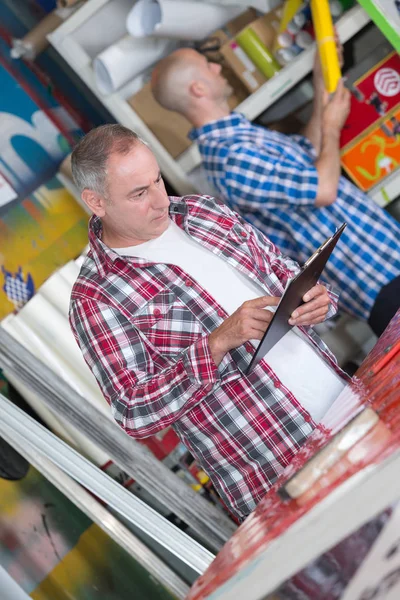 En la tienda de arte y artesanía — Foto de Stock