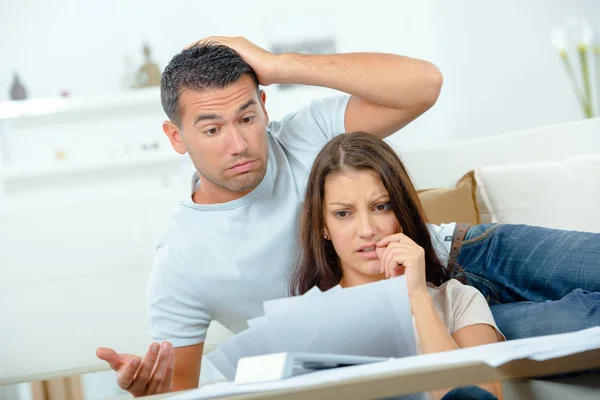 Couple unhappy with the letter — Stock Photo, Image
