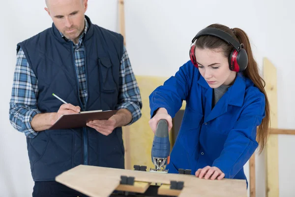 Grading the apprentice and work — Stock Photo, Image