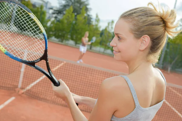 Första tennis session och rekreation — Stockfoto