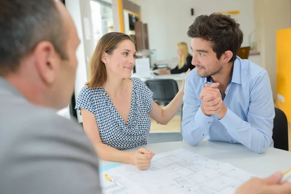 Necken den Ehemann und necken — Stockfoto