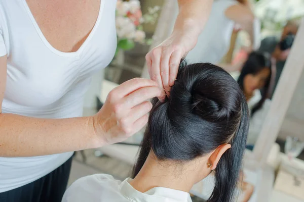 Saß im Friseursalon — Stockfoto