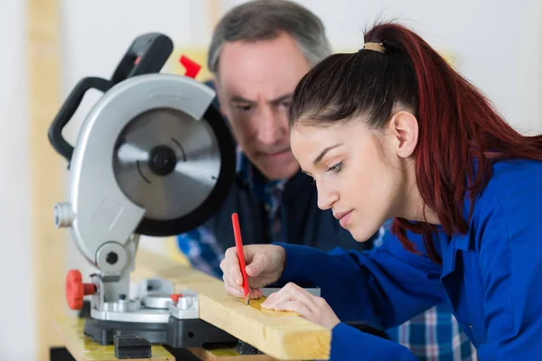 Marcatura del legno e della lavorazione — Foto Stock