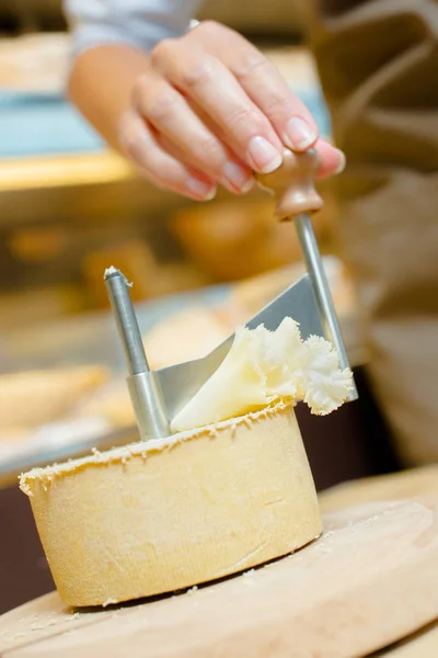 Preparación y aperitivo de queso —  Fotos de Stock