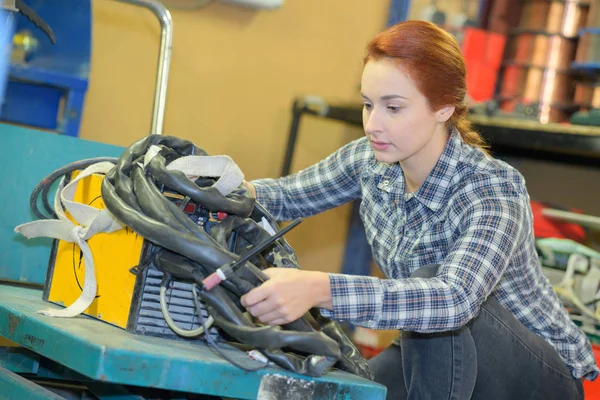 Engineer setup testing machine — Stock Photo, Image