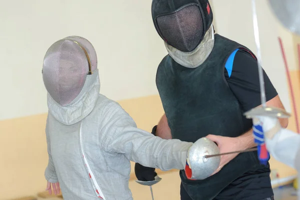 Schermen masker en rapier op verdieping — Stockfoto