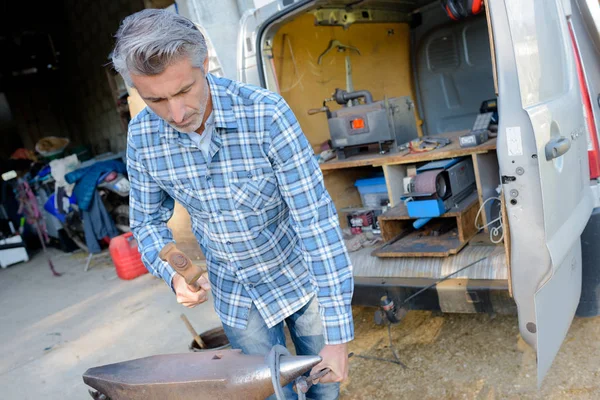 Farrier em serviço de plantão — Fotografia de Stock