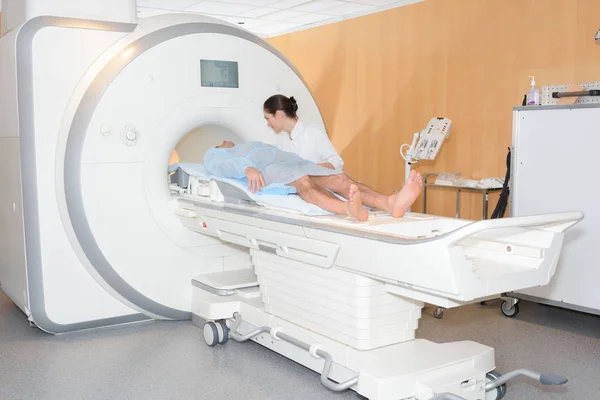 Patient being scanned in tunnel — Stock Photo, Image