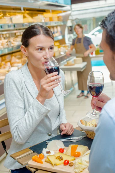 Dine with wine and woman — Stock Photo, Image