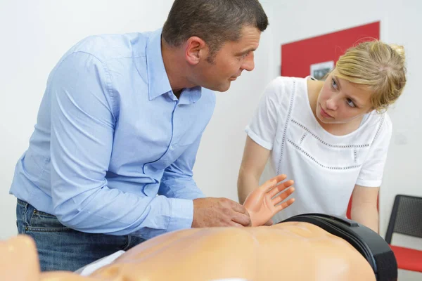 CPR ilk yardım eğitim kavramı — Stok fotoğraf
