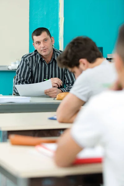 Portrait of students in class — Stock Photo, Image