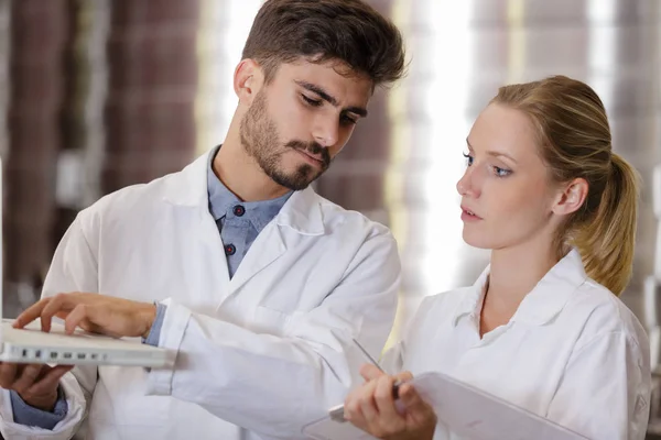 Wetenschapstechnologie en mensbegrip — Stockfoto