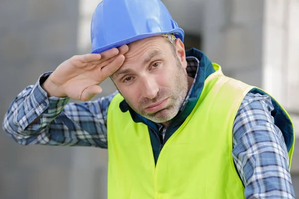 Ingenieur moe hebben van een pauze — Stockfoto