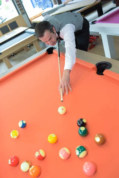 Playing billiards and playing — Stock Photo, Image