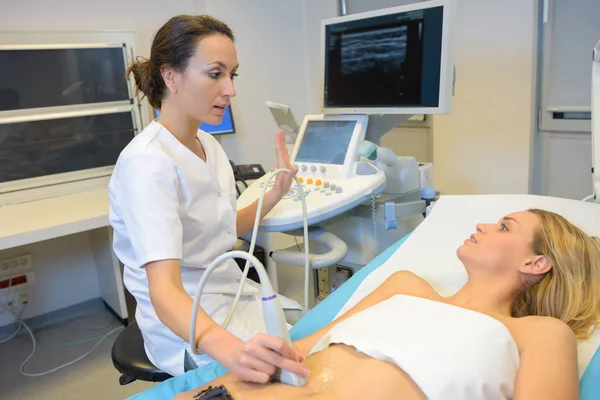 The ultrasound on the belly — 스톡 사진