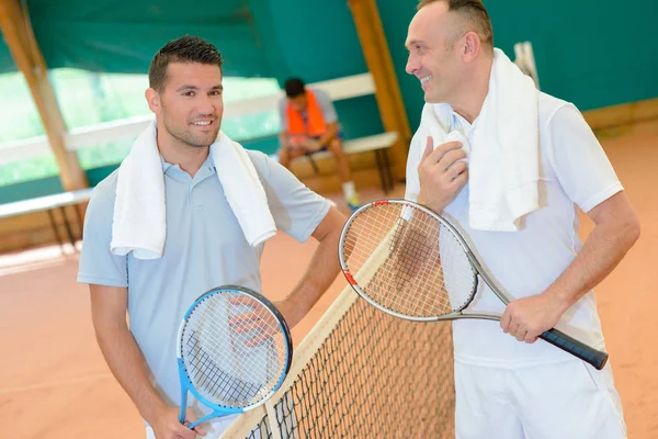 Retrato Jugadores Tenis Conversando Sobre Tenis — Foto de Stock