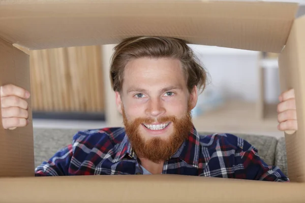 Bearded Man Looking Cardboard Box — Stock Photo, Image