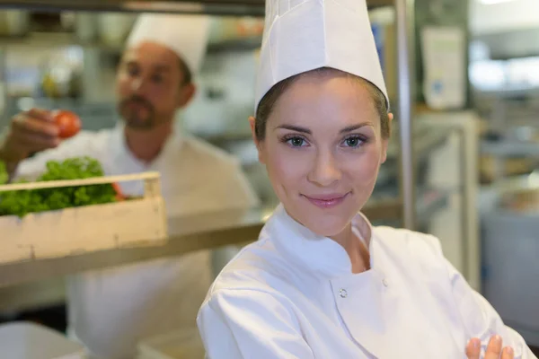 Feliz Chef Masculino Femenino — Foto de Stock