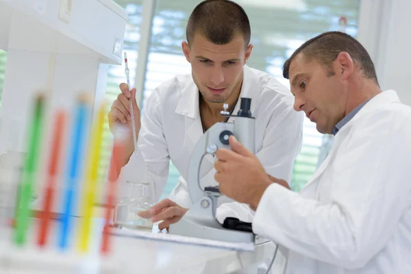 Laboratorium Studenten Docenten Toezicht — Stockfoto