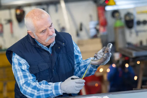 Homem Idoso Local Trabalho — Fotografia de Stock